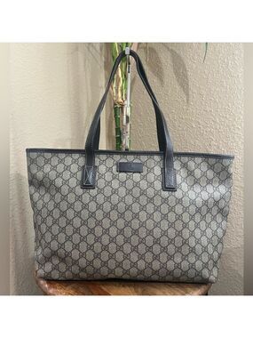 GUCCI GG SUPREME MONOGRAM TOTE